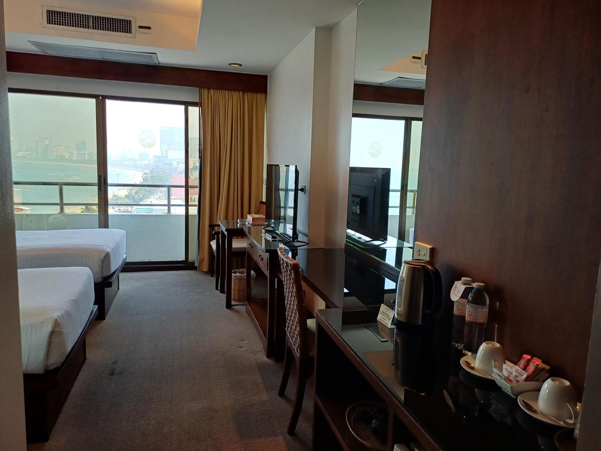Grand Hotel Pattaya Exterior foto